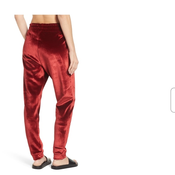 Sold!IVY PARK jogger pants - Picture 4 of 5